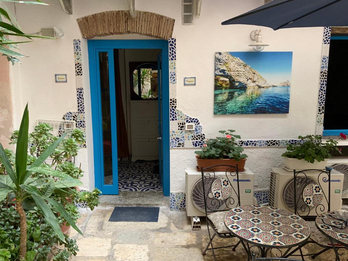 ホテル Cortile Azzurro トラーパニ エクステリア 写真